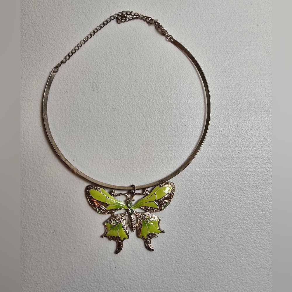 Butterfly Pendant Choker Style Necklace-Vintage